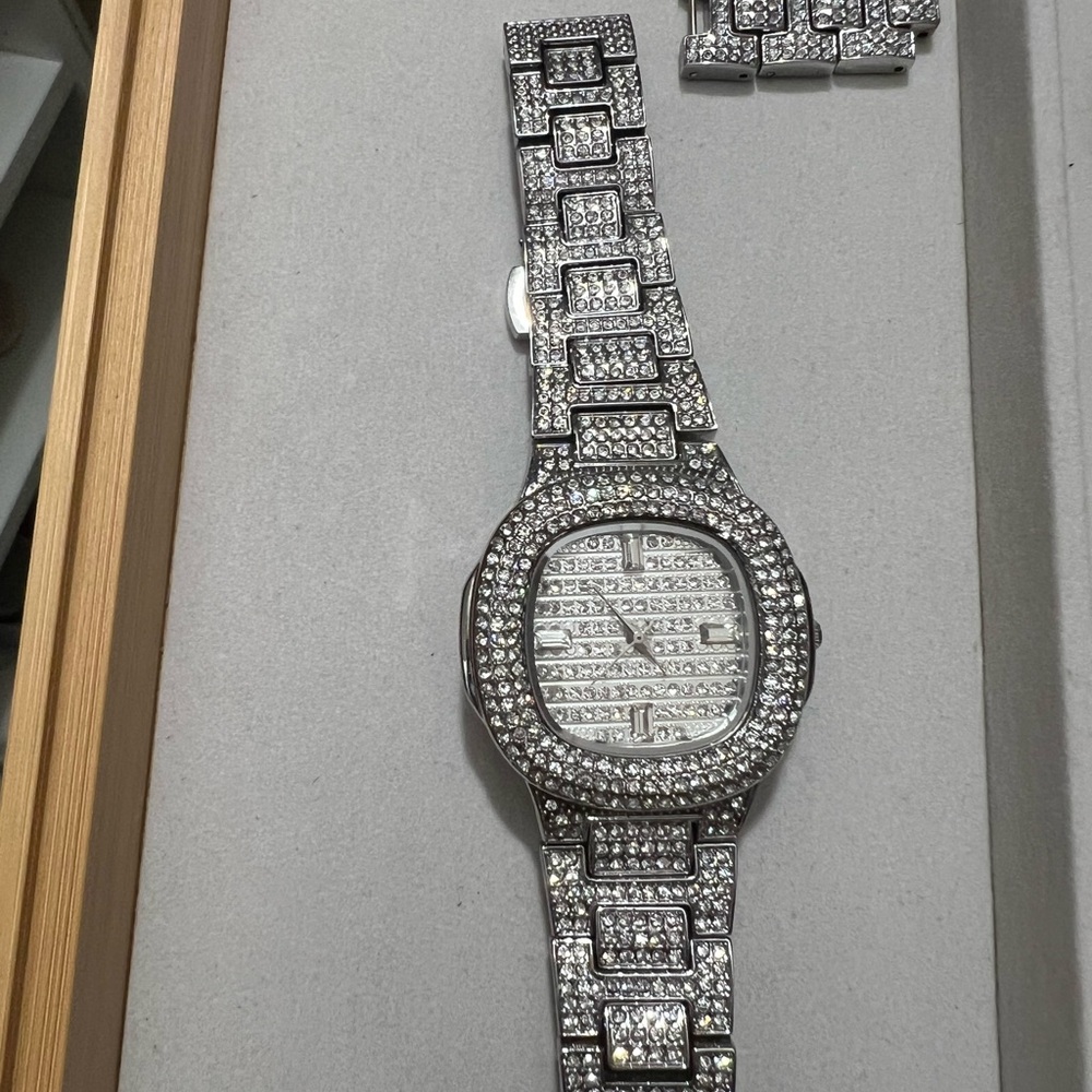 Elegant Silver Women's Watch